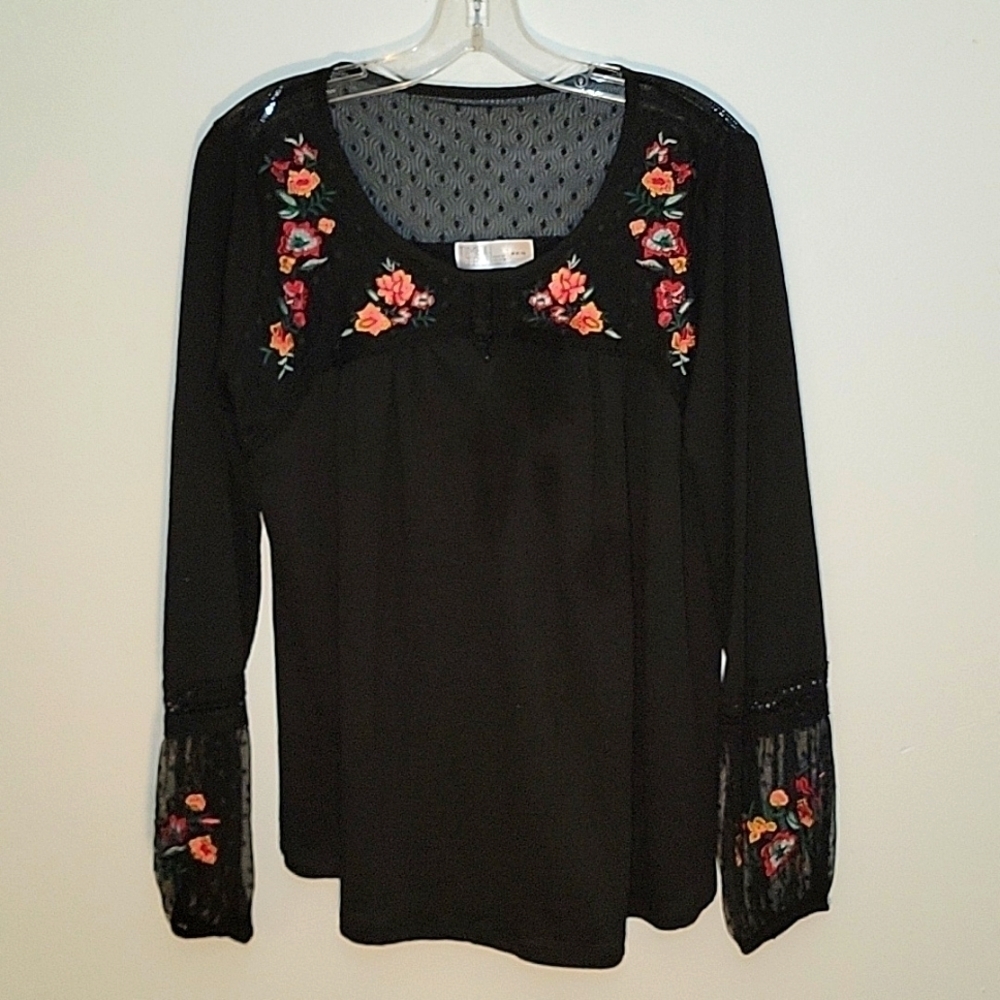 Time and Tru Gauze Embroidered blouse black M